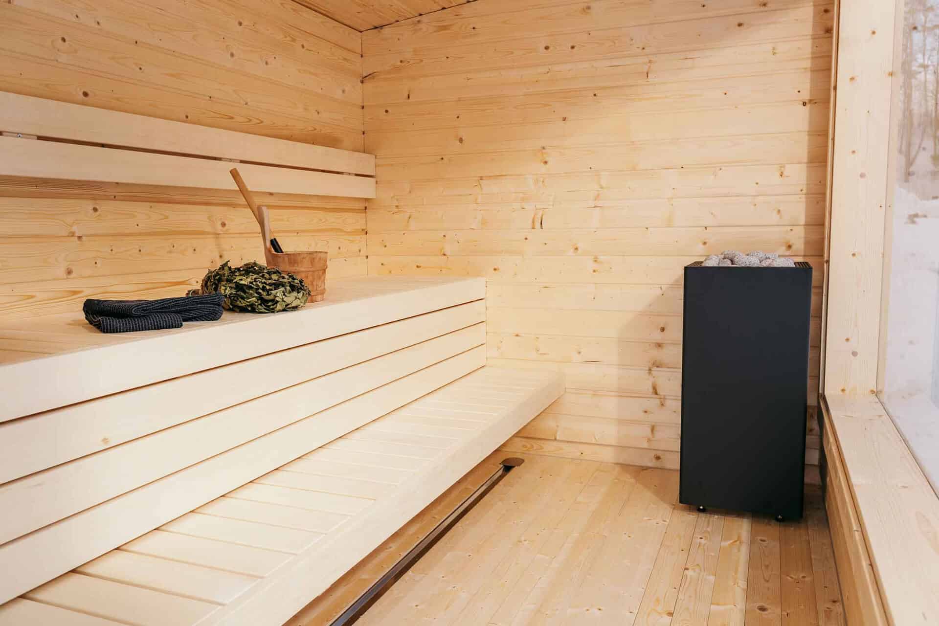 HUUM-CORE-Black-interior-light
